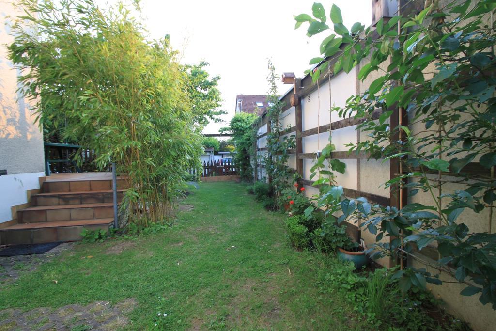 B&B Am See Koeln - Privatzimmer Rum bild