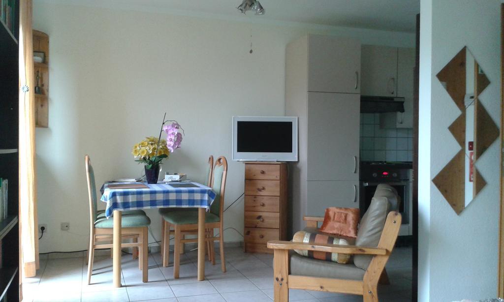 B&B Am See Koeln - Privatzimmer Exteriör bild