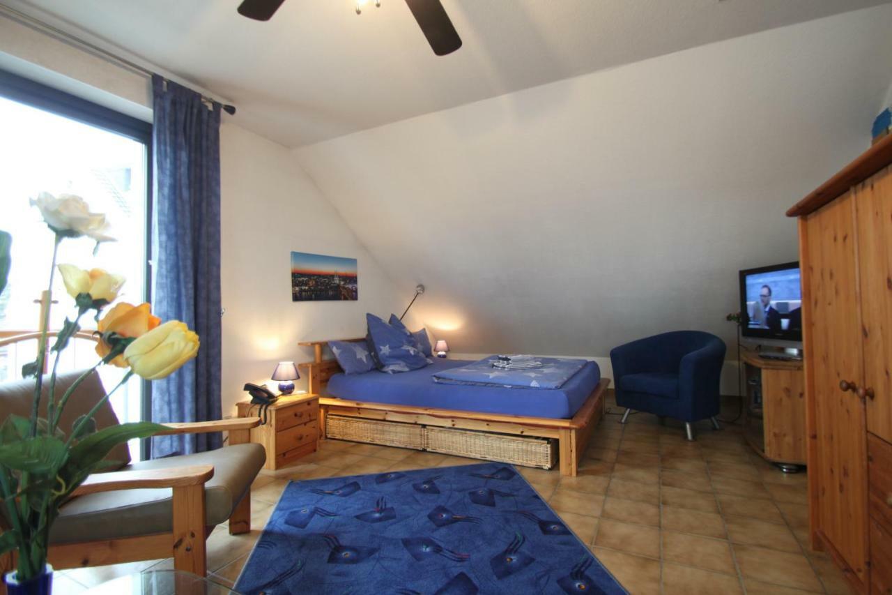 B&B Am See Koeln - Privatzimmer Exteriör bild