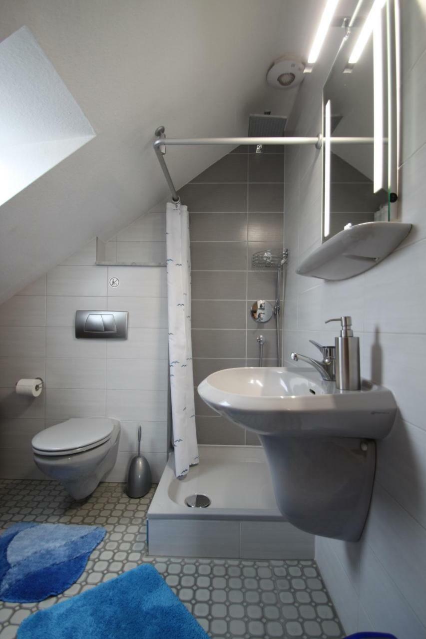B&B Am See Koeln - Privatzimmer Exteriör bild