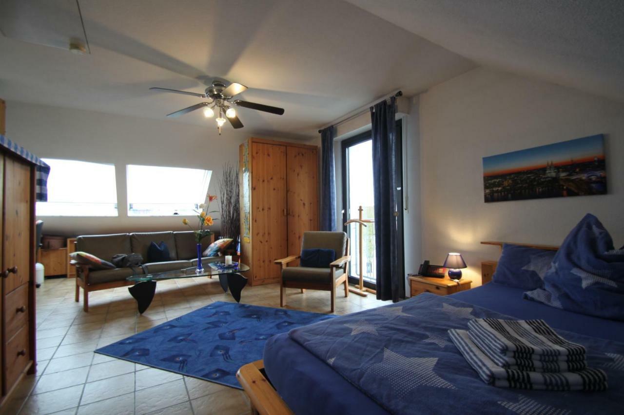 B&B Am See Koeln - Privatzimmer Exteriör bild