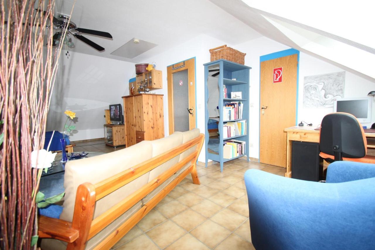 B&B Am See Koeln - Privatzimmer Rum bild