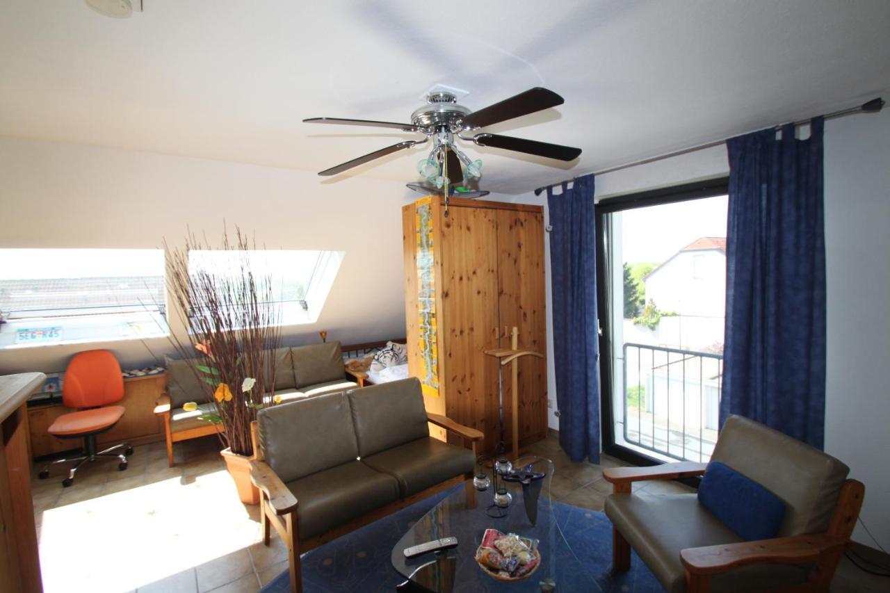 B&B Am See Koeln - Privatzimmer Exteriör bild